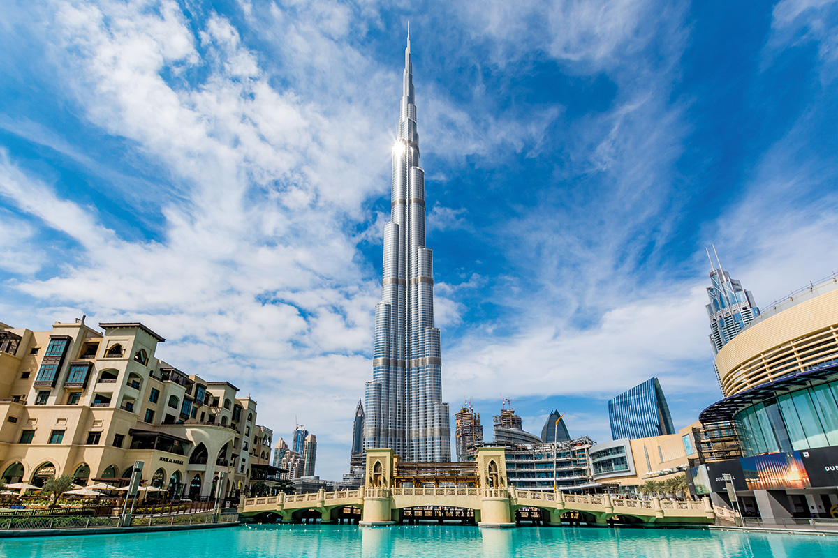 Recorde - Com mais de 800 metros e 160 andares, o Burj Khalifa é o edifício mais alto do mundo.