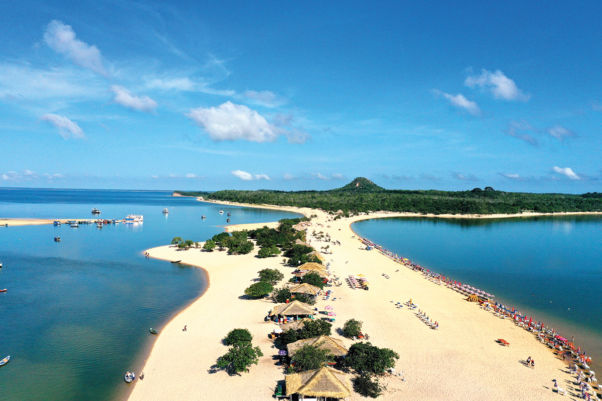 Alter do Chão - A região é chamada de “Caribe da Amazônia” por suas praias banhadas pelo Rio Tapajós