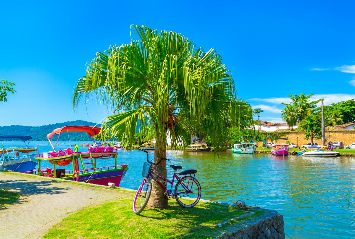 Paraíso exuberante e histórico