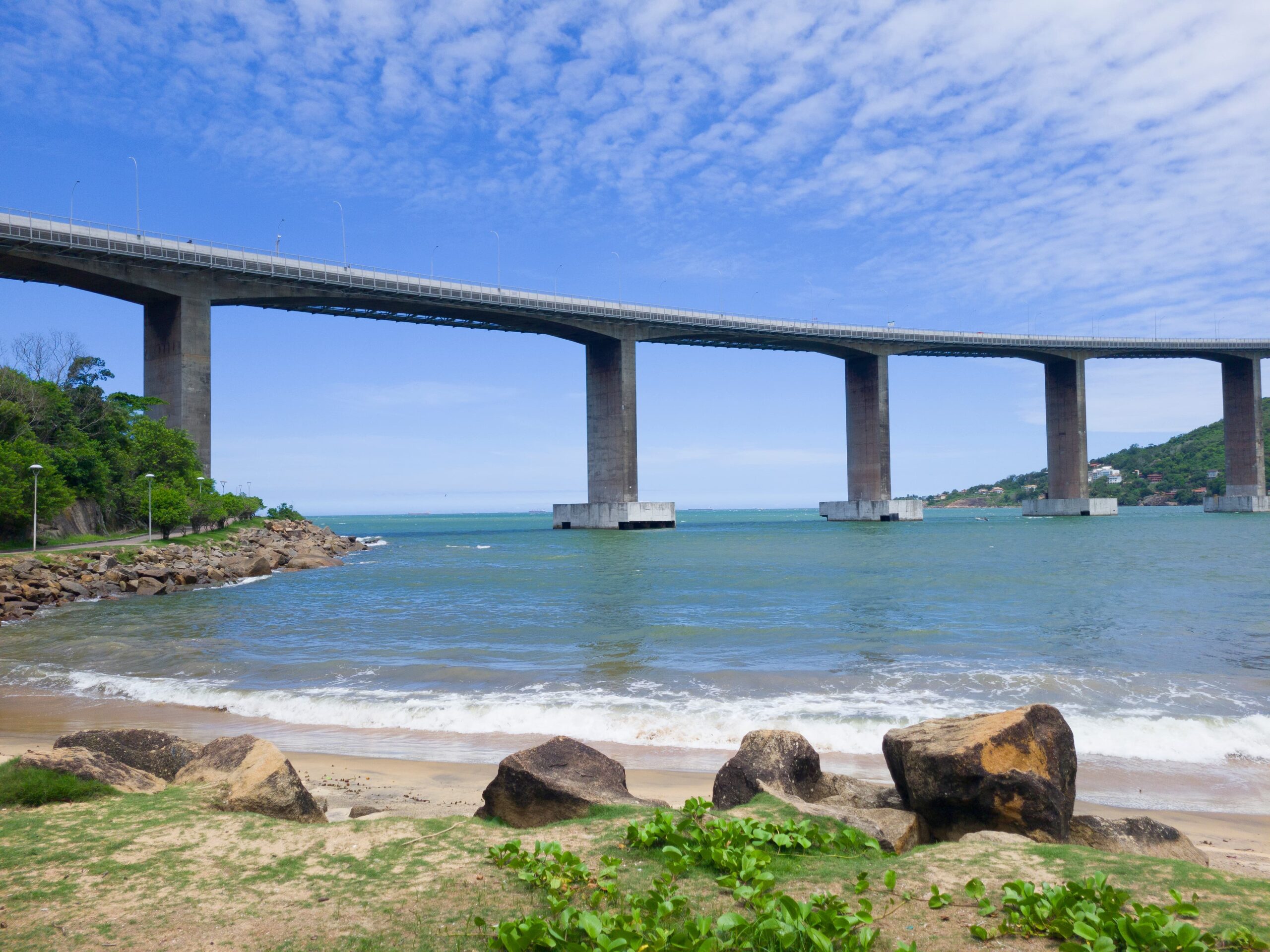 foto-da-terceira-ponte-praia-enseada-sua-em-vitoria-estado-espirito-santo (1)