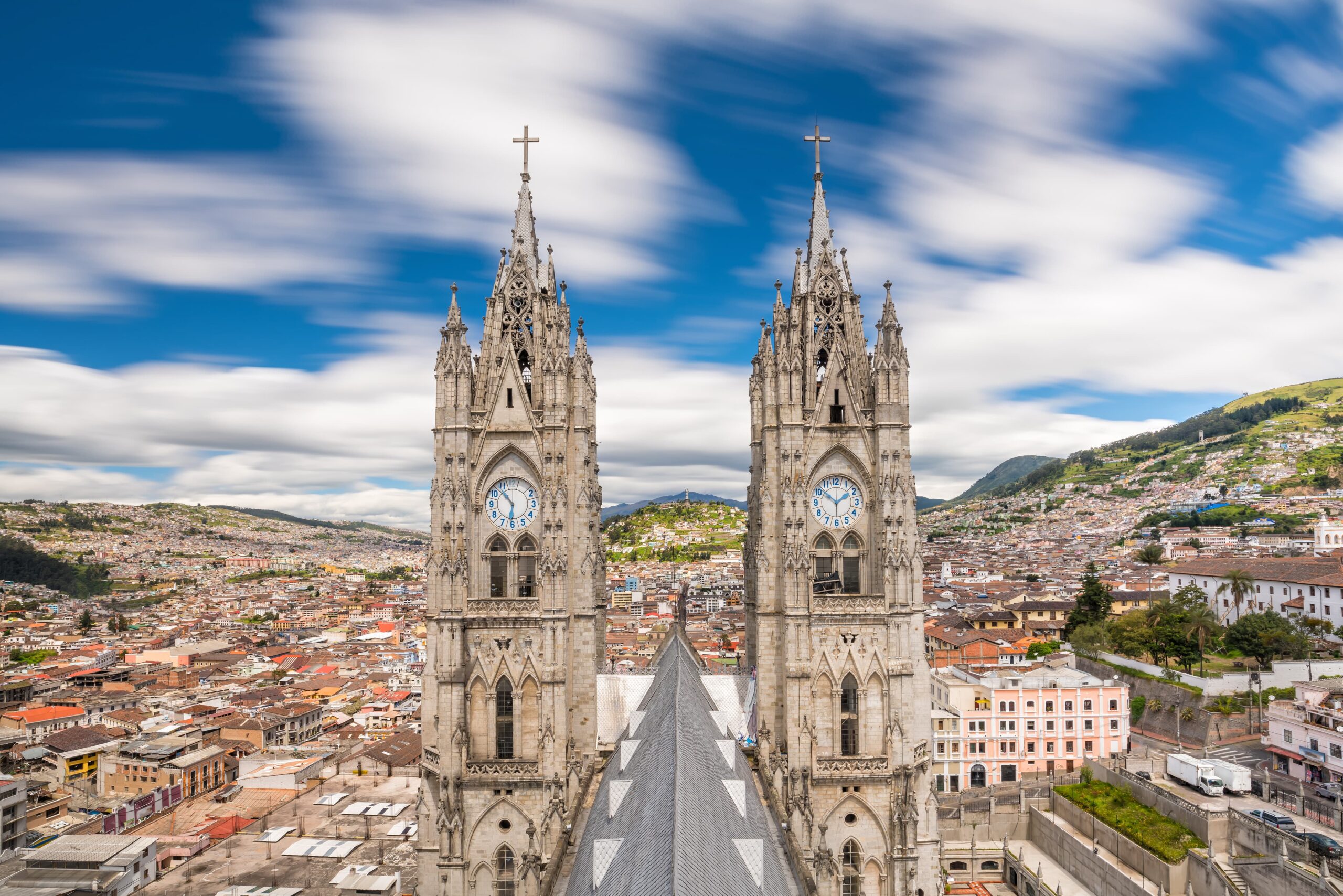 basilica-del-voto-nacional-downtown-quito-ecuador (1)