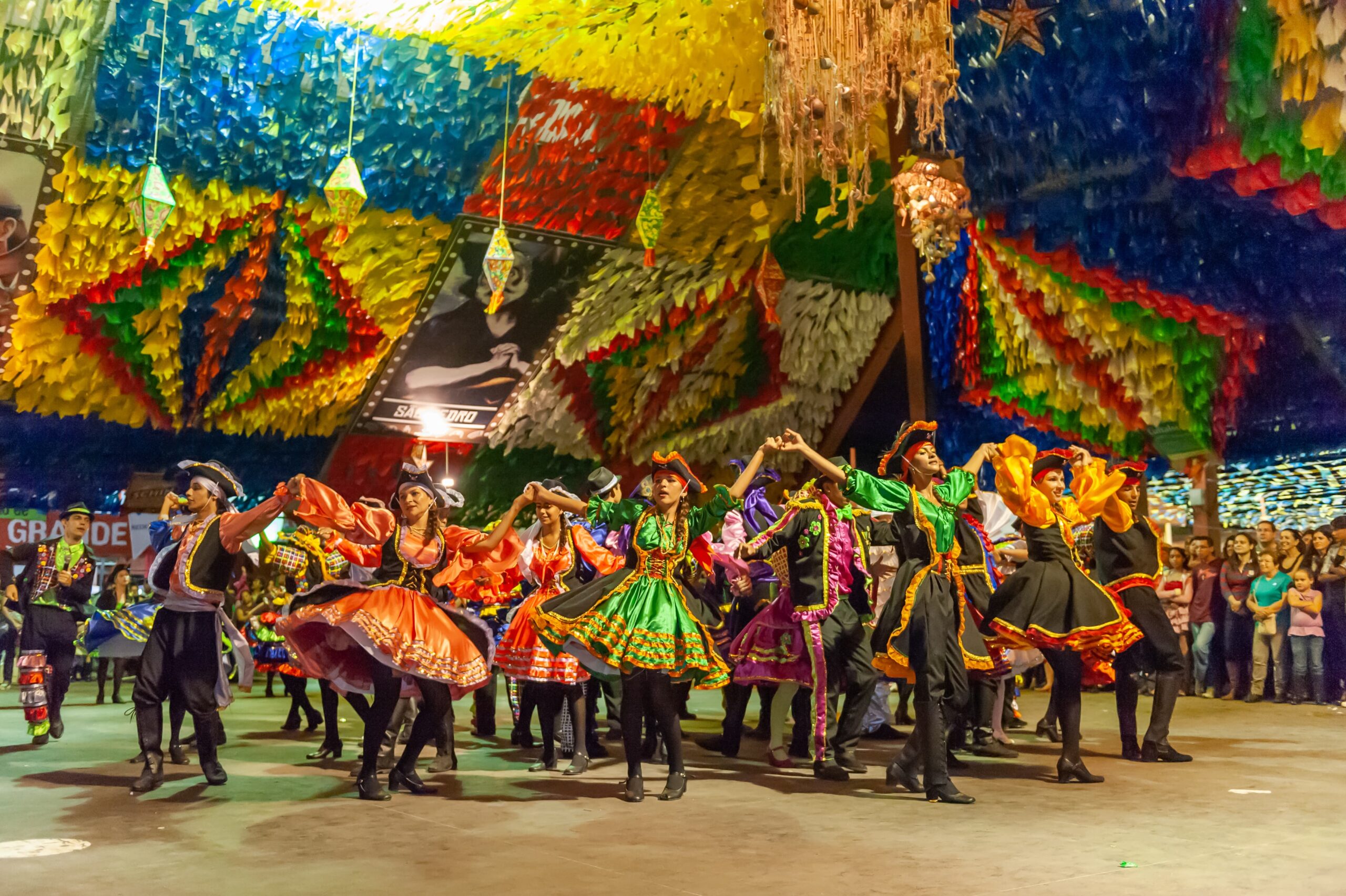 square-dance-performing-feast-saint-john-campina-grande-paraiba-brazil (1)