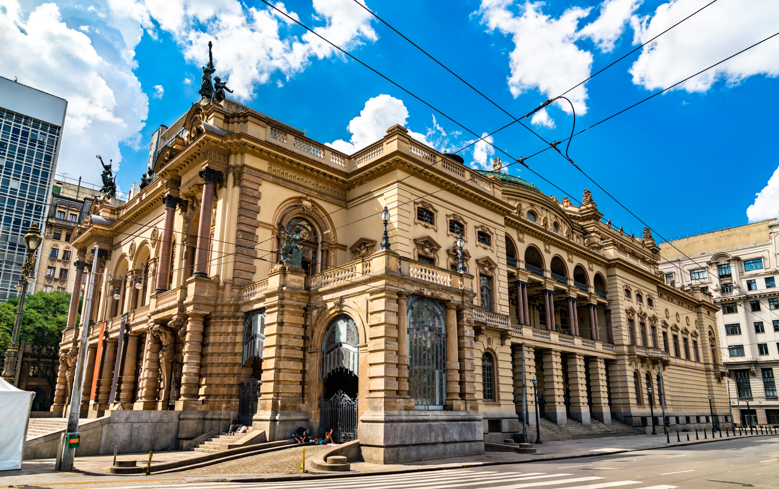 Um tour pelos teatros históricos do Brasil