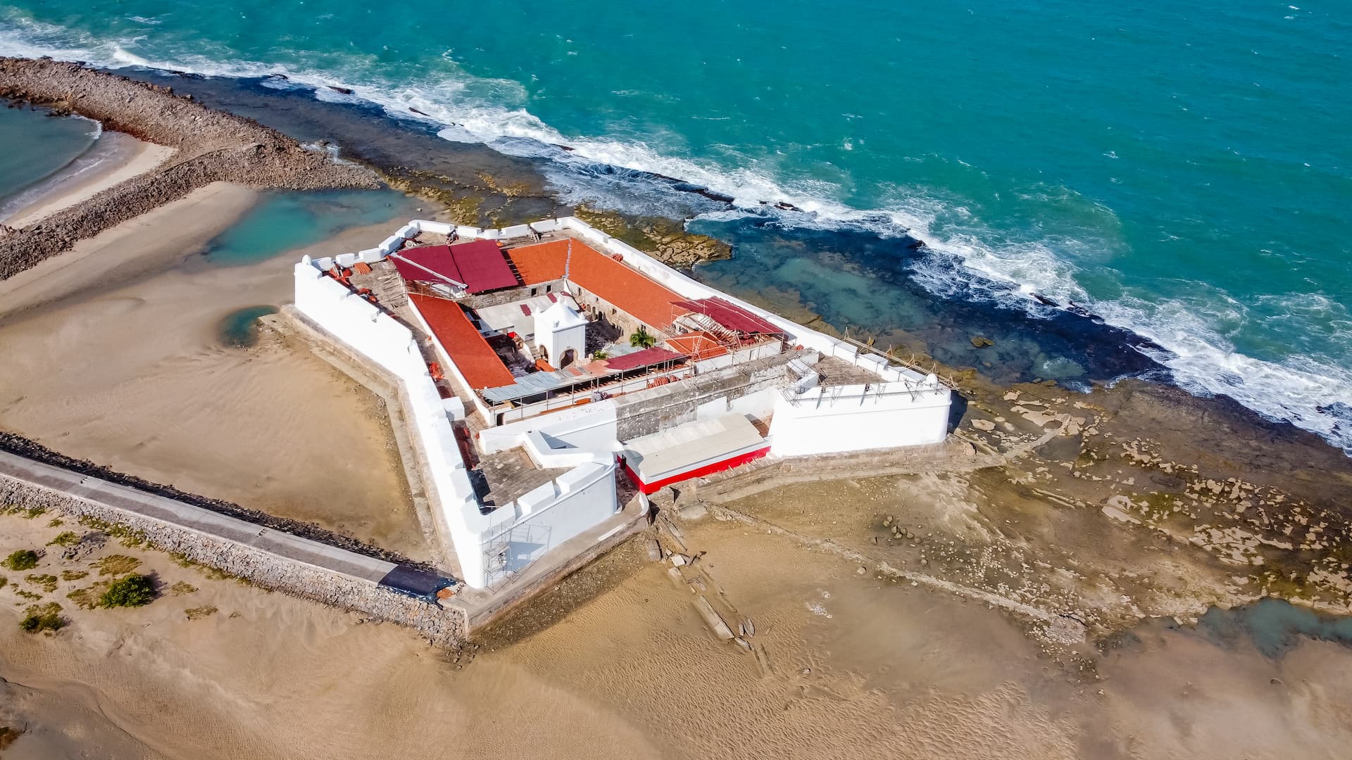 natal-rio-grande-norte-brazil-march-12-2021-aerial-view-forte-dos-reis-magos-fort-skyline-natal-city-background (2)