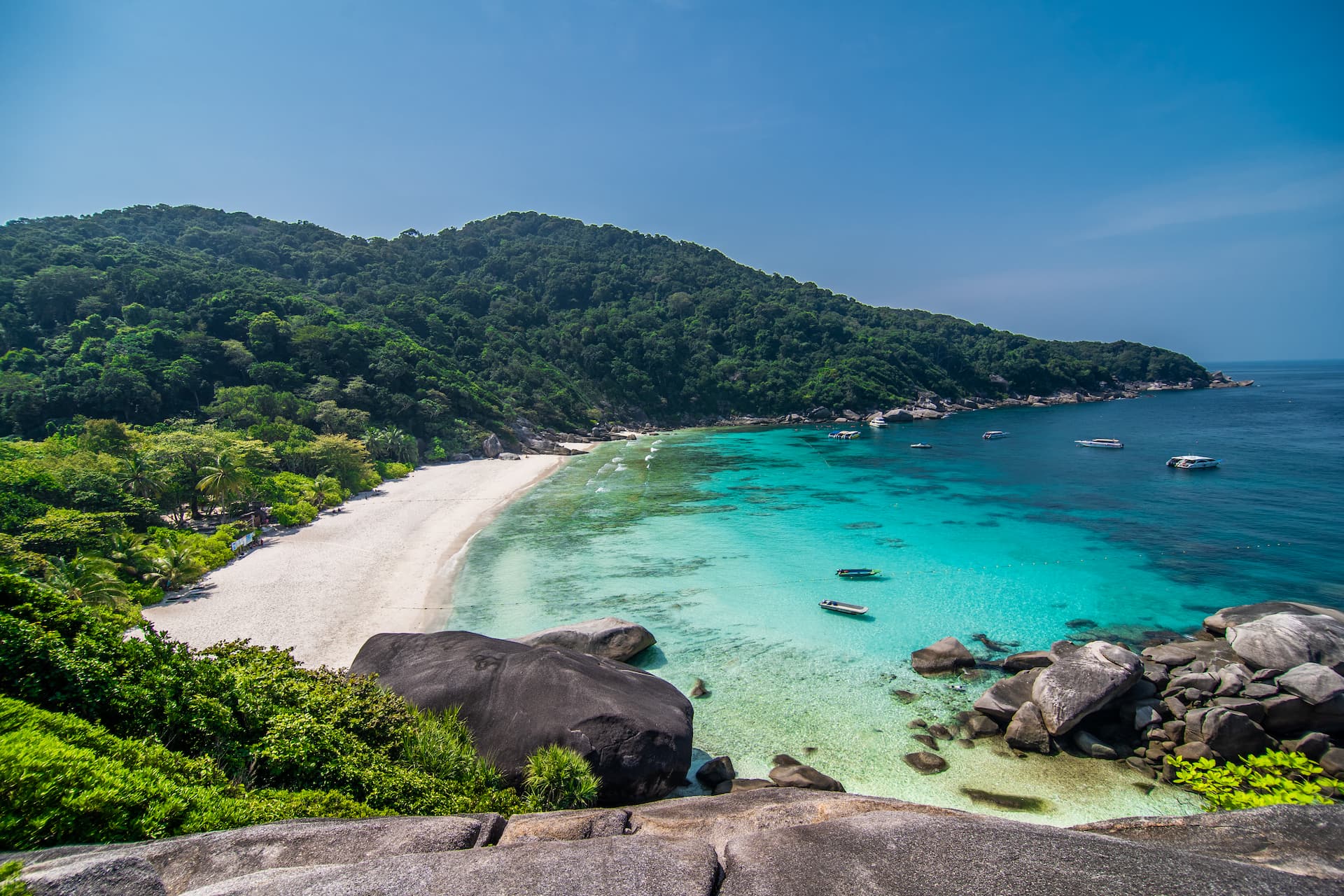 Imensidão azul e exuberância natural das Ilhas Similan