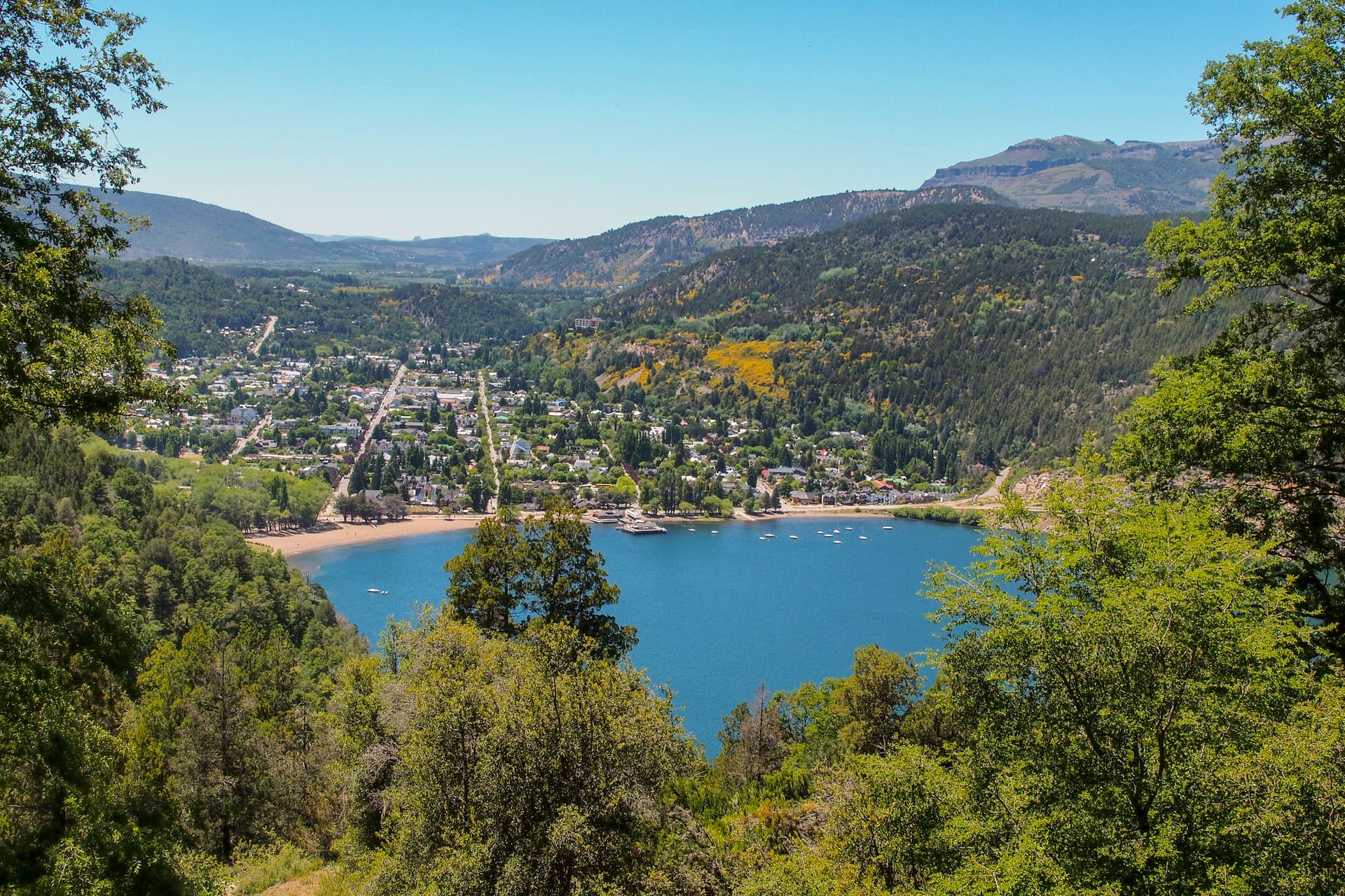 Vista de San Martin de los Andes com o belíssimo Lago Lacar (1)